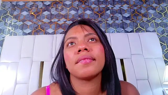 lia mariana online show from October 11, 2025, 5:08 am