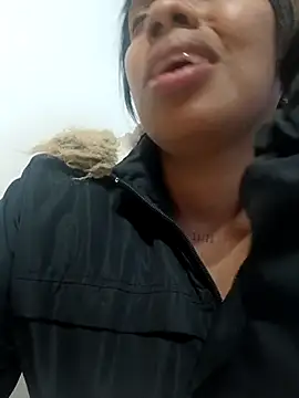 lia mariana online show from February 8, 2026, 8:50 pm