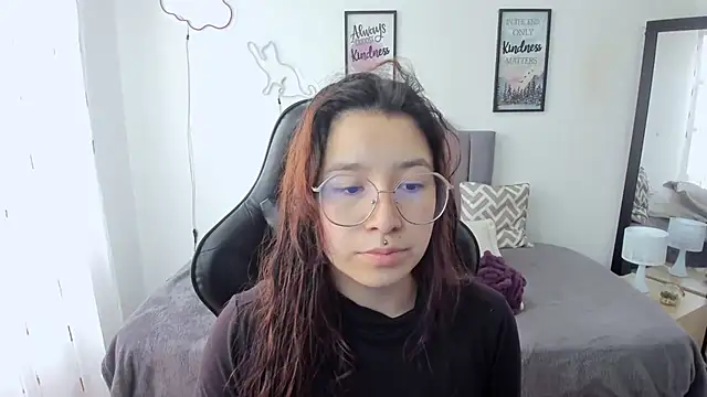 Amy joones online show from October 18, 2025, 2:08 pm