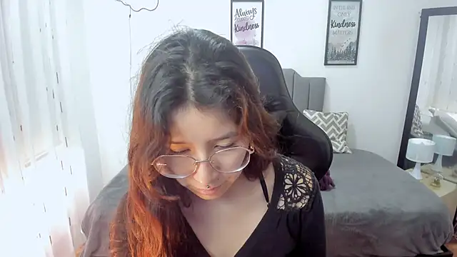 Amy joones online show from September 29, 2025, 12:55 pm