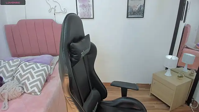 Amy joones online show from November 20, 2025, 12:39 pm