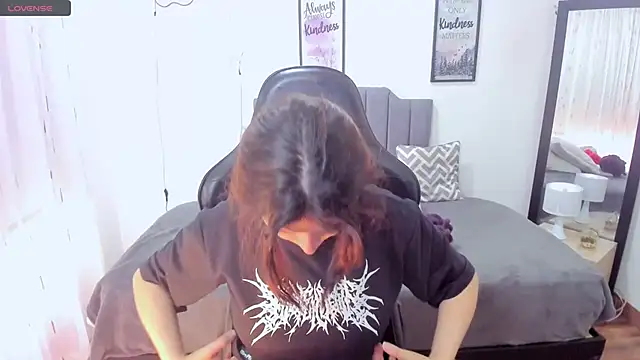 Amy joones online show from October 4, 2025, 3:57 pm