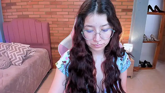 Snapshot of Amy_joones chatting on May 13, 2026, 11:50 am Amy joones online show from May 13, 2026, 11:50 am