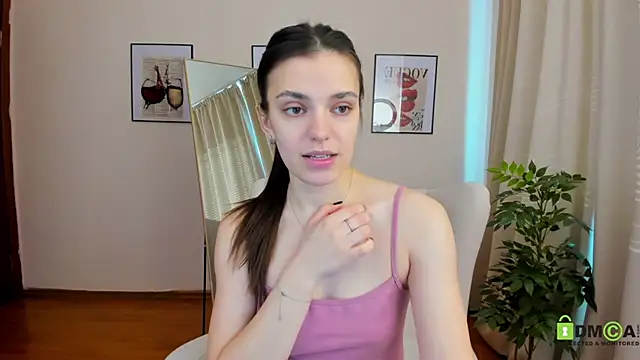 SuzyJamess online show from February 19, 2025, 2:33 am