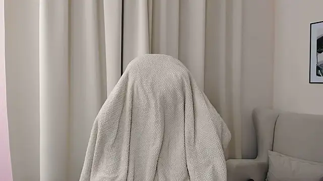 SuzyJamess online show from December 28, 2024, 4:51 am