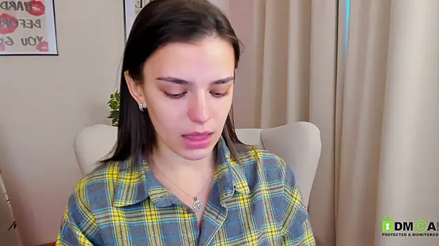 SuzyJamess online show from March 21, 2025, 2:28 am