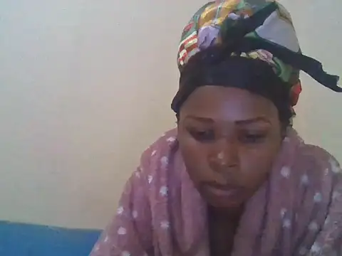 CharlotteDee online show from October 19, 2025, 6:10 pm