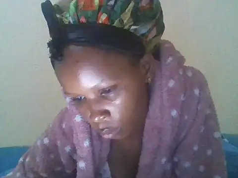 CharlotteDee online show from November 19, 2025, 7:03 pm