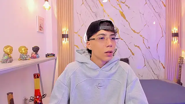 Nikolay Gregori online show from April 13, 2026, 4:16 am