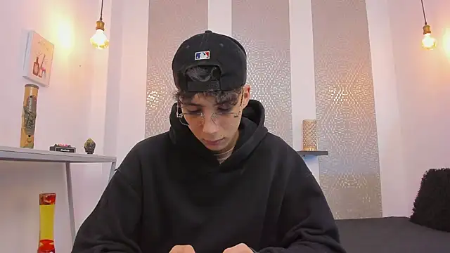 Nikolay Gregori online show from November 3, 2025, 4:17 am