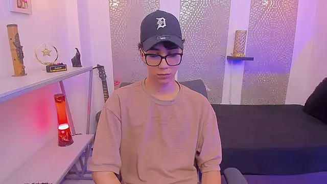 Nikolay Gregori online show from September 28, 2025, 4:41 am