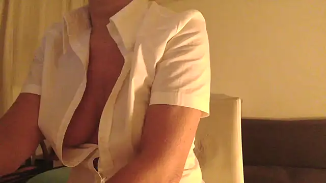 fragrance72 online show from October 21, 2025, 4:01 am