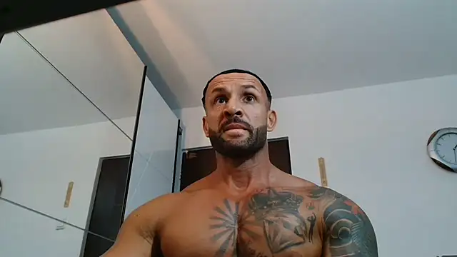 Magnificmuscles89 online show from June 16, 2026, 10:32 pm