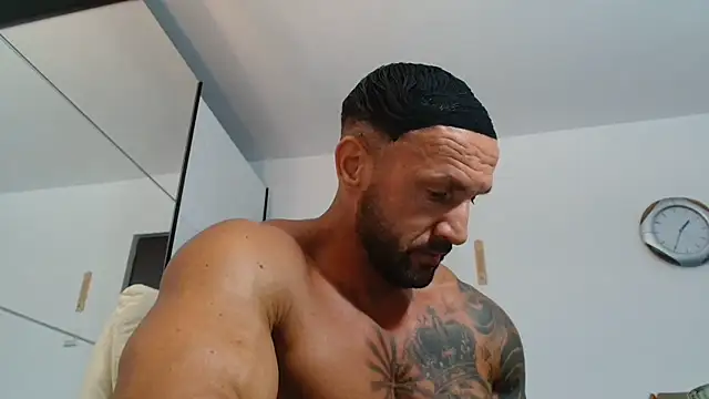 Magnificmuscles89 online show from June 26, 2026, 10:43 am