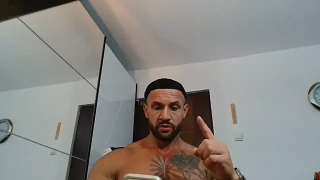 Magnificmuscles89 online show from June 20, 2026, 10:42 am