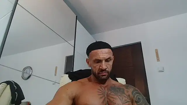 Magnificmuscles89 online show from July 18, 2026, 9:34 pm
