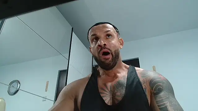 Magnificmuscles89 online show from May 14, 2026, 10:56 am