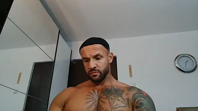 Magnificmuscles89 online show from June 8, 2026, 10:32 pm