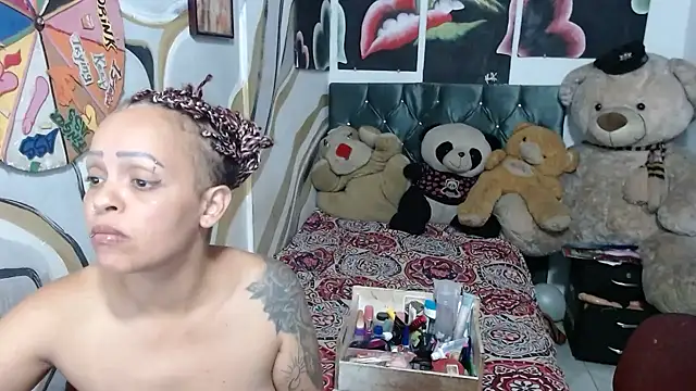 manzanahot9 online show from April 7, 2026, 6:10 pm