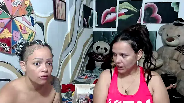 manzanahot9 online show from October 2, 2025, 1:47 pm