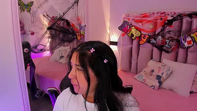 NikyBrookss online show from October 18, 2025, 9:44 am