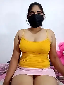 Snapshot of SLZAARA chatting on October 14, 2025, 8:20 pm SLZAARA online show from October 14, 2025, 8:20 pm