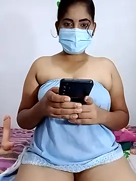 Snapshot of SLZAARA chatting on October 5, 2025, 7:59 pm SLZAARA online show from October 5, 2025, 7:59 pm