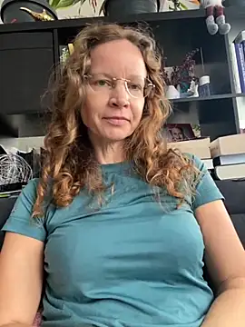 AnnikaRose online show from October 28, 2025, 8:02 am