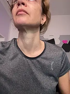 AnnikaRose online show from December 18, 2025, 6:40 am