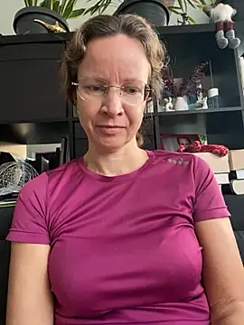 AnnikaRose online show from October 2, 2025, 5:44 am