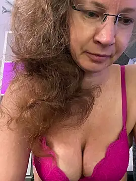 Snapshot of AnnikaRose chatting on June 11, 2026, 2:33 am AnnikaRose online show from June 11, 2026, 2:33 am