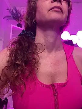 AnnikaRose online show from April 24, 2026, 5:53 am