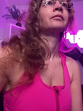 Snapshot of AnnikaRose chatting on April 29, 2026, 6:17 am AnnikaRose online show from April 29, 2026, 6:17 am