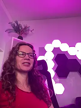 AnnikaRose online show from April 23, 2026, 9:49 am