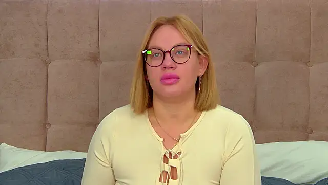 MariaNeumann online show from September 18, 2025, 6:38 am