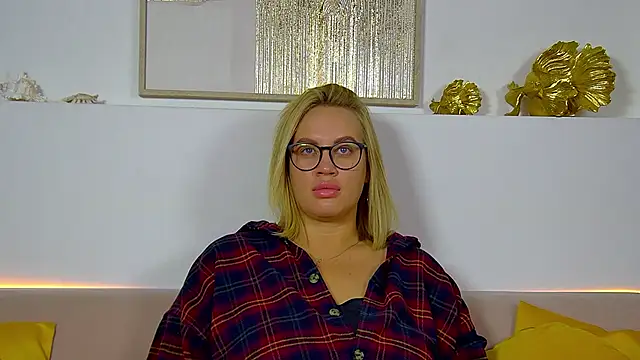 MariaNeumann online show from November 21, 2025, 6:23 am