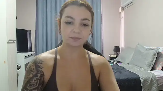 Snapshot of HotRuiva chatting on January 30, 2025, 6:00 pm HotRuiva online show from January 30, 2025, 6:00 pm