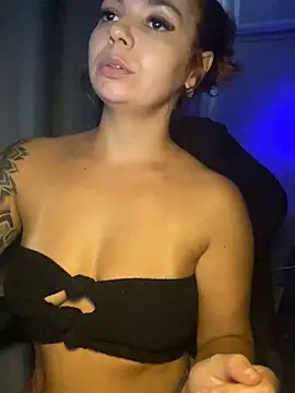 Snapshot of HotRuiva chatting on February 25, 2025, 1:43 pm HotRuiva online show from February 25, 2025, 1:43 pm