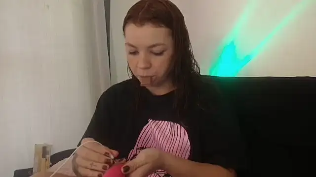 Snapshot of HotRuiva chatting on September 21, 2025, 8:25 pm HotRuiva online show from September 21, 2025, 8:25 pm