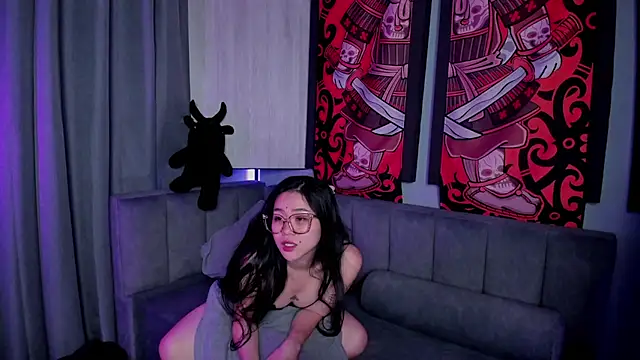 JadeyKhada online show from October 1, 2025, 11:30 pm