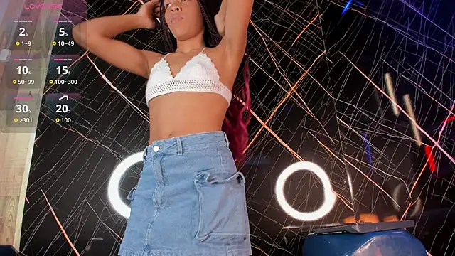 Kloe Suarez  online show from November 20, 2025, 7:47 pm