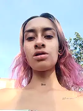 Snapshot of Rob_and_lizzy chatting on January 15, 2025, 9:51 pm Rob and lizzy online show from January 15, 2025, 9:51 pm