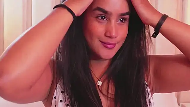 bonniekim  online show from December 14, 2025, 8:03 pm