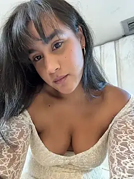 bonniekim  online show from November 12, 2025, 8:56 pm