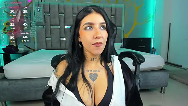 Leiaa  online show from December 15, 2024, 6:29 am