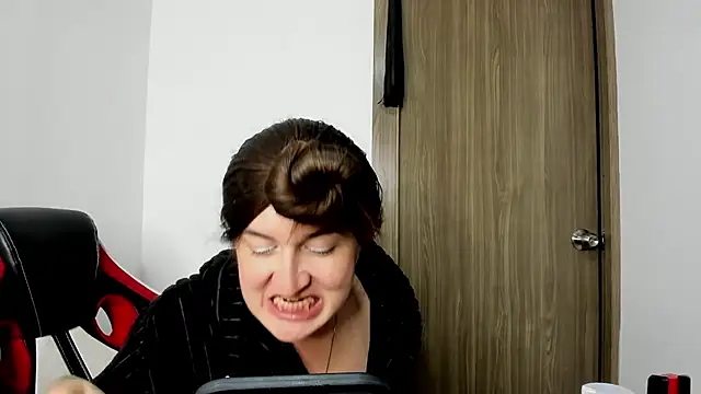 Sweet-Suck69 online show from February 26, 2025, 8:17 am