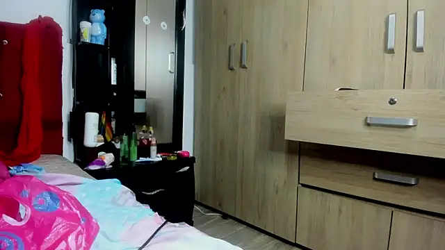 Sweet-Suck69 online show from September 15, 2025, 11:05 pm