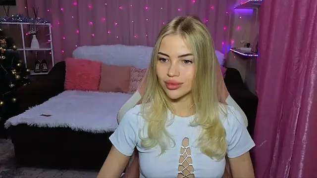 EmmyMills online show from December 8, 2024, 9:30 pm