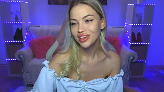 EmmyMills online show from September 14, 2025, 11:27 pm