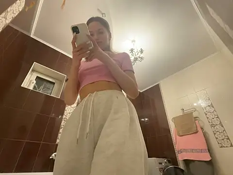 EmmyMills online show from March 6, 2026, 10:38 pm